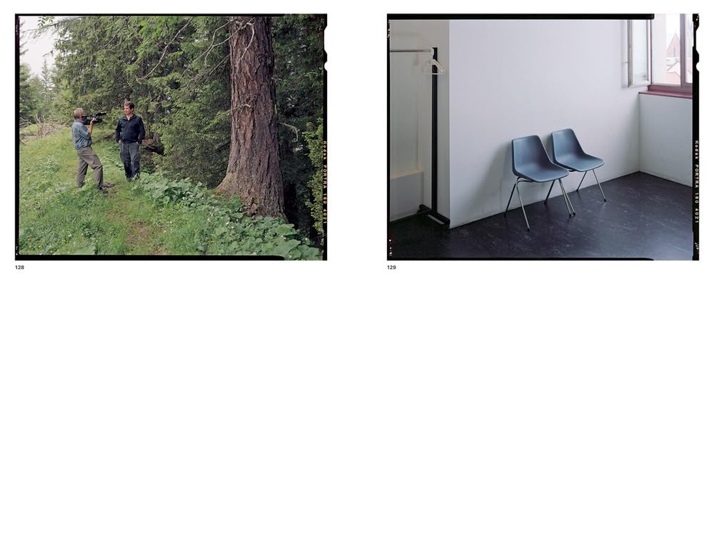 Sophie Huguenot: Television. A photographic essay on the staging of the news